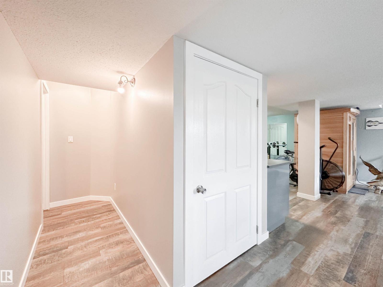13715 149 AV NW - 50