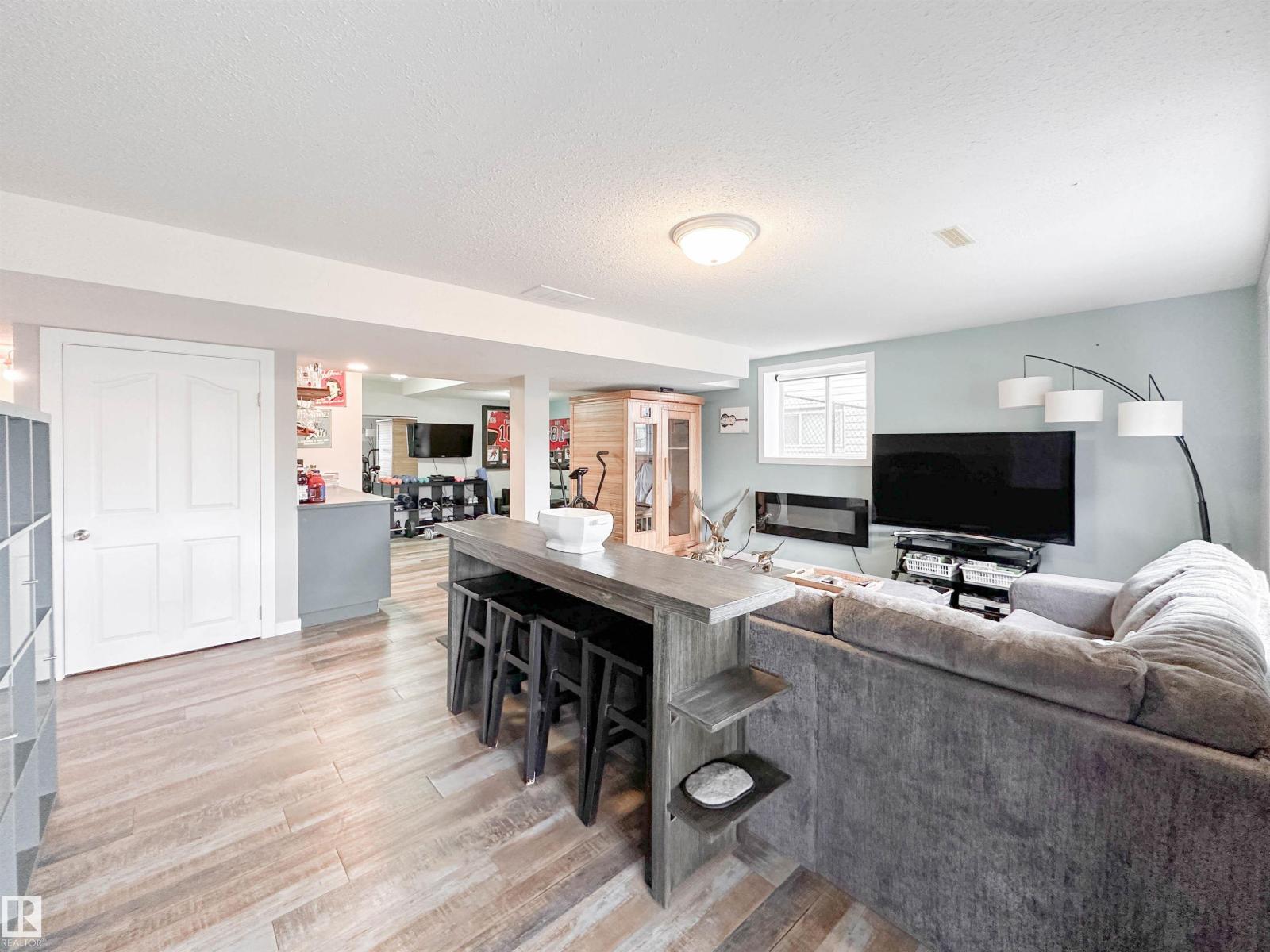 13715 149 AV NW - 46
