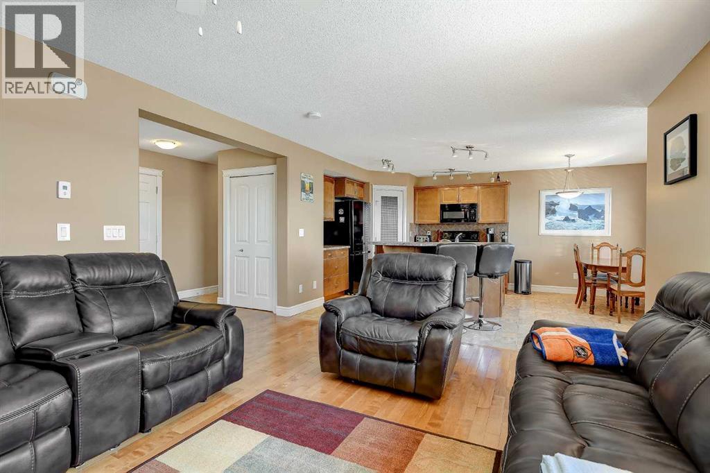 8633 102 Avenue - 5