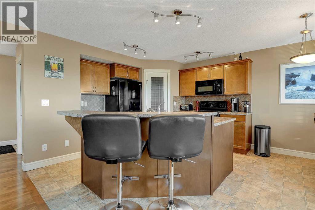 8633 102 Avenue - 7
