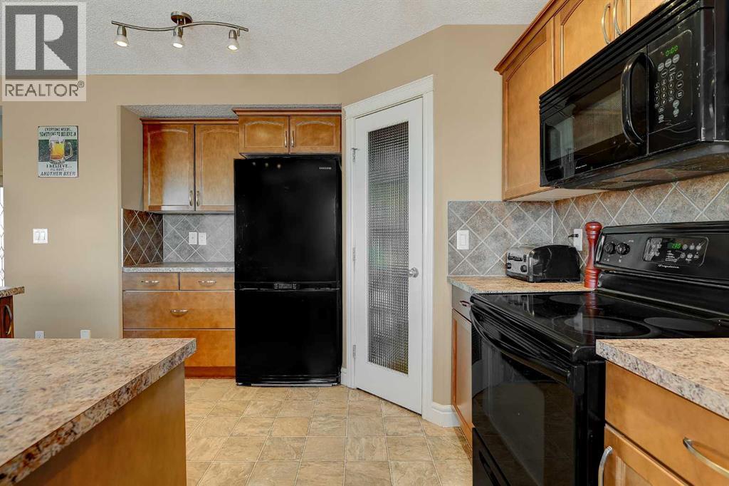 8633 102 Avenue - 9