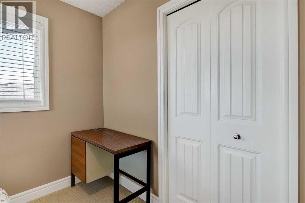 8633 102 Avenue - 21