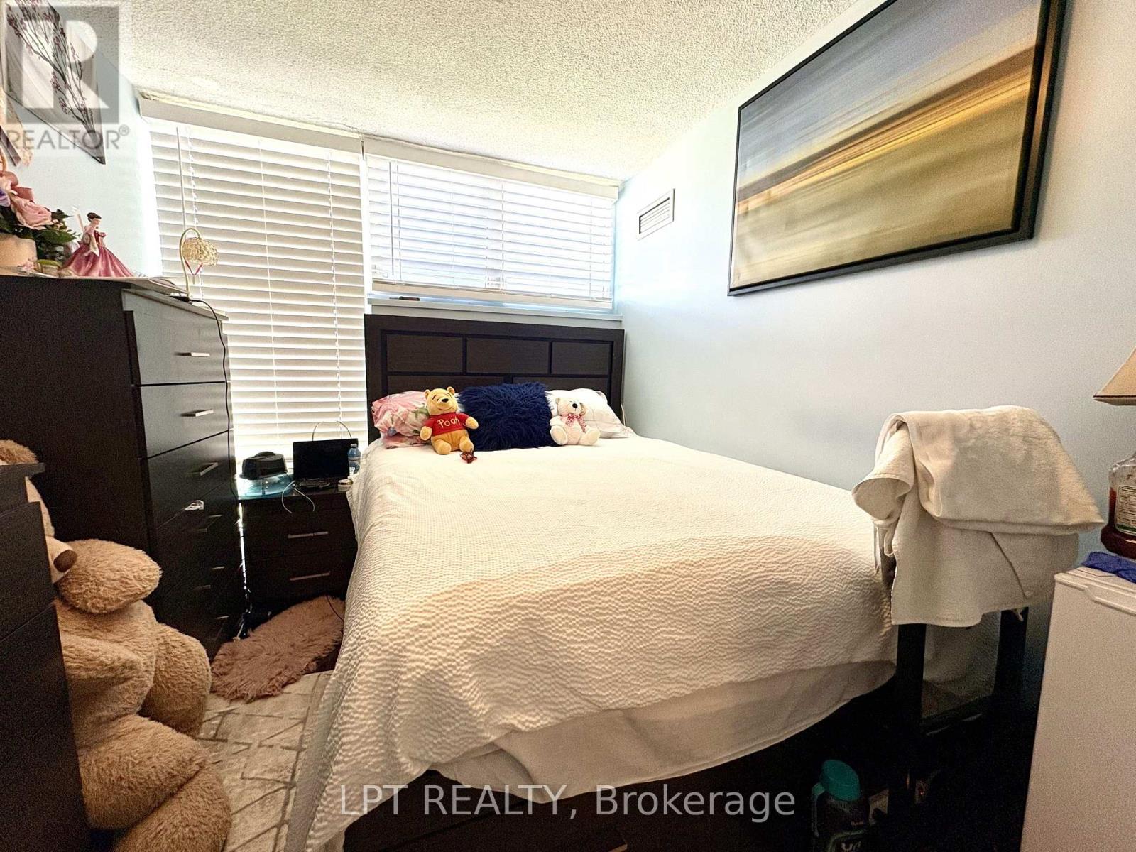 #332 2 VALHALLA INN ROAD - 31