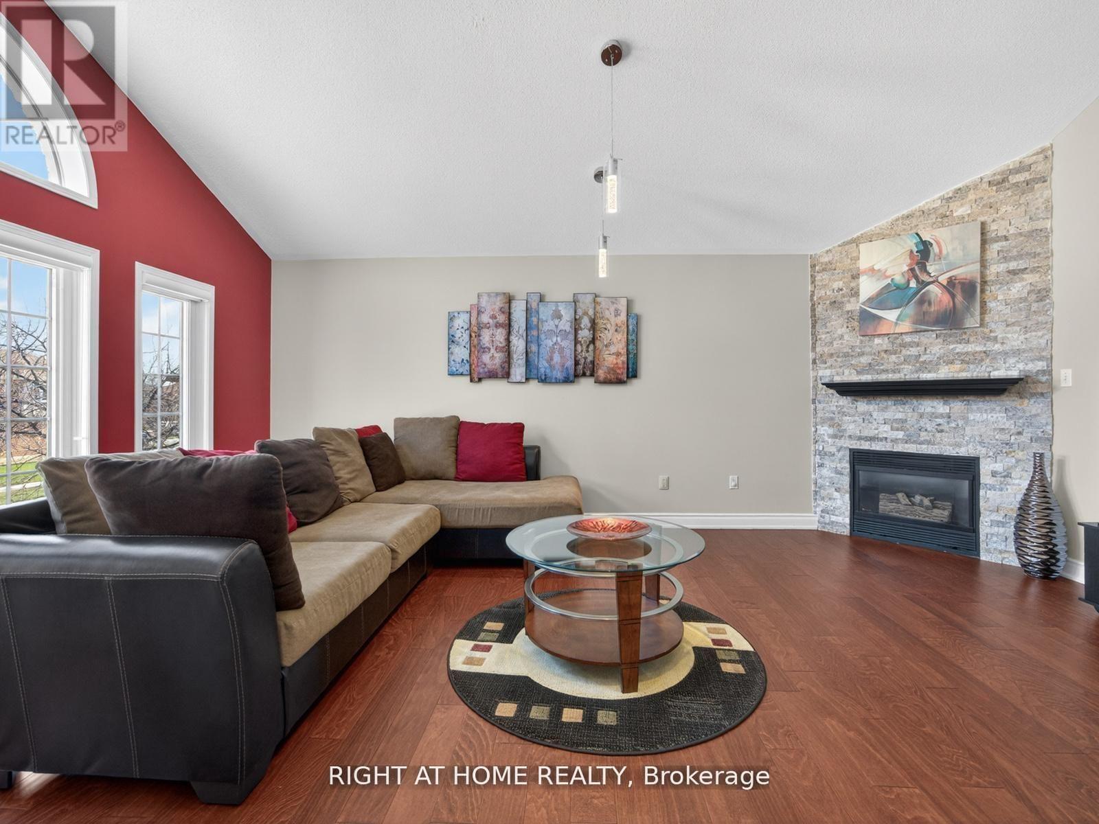 7068 ROSEHURST DRIVE - 21