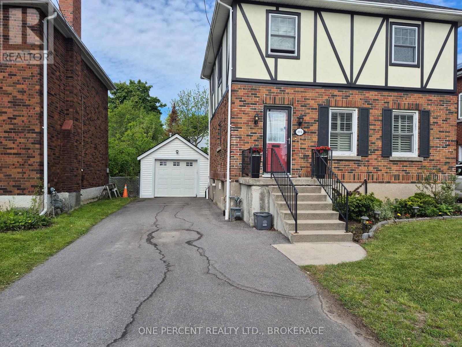104 ELLERBECK STREET