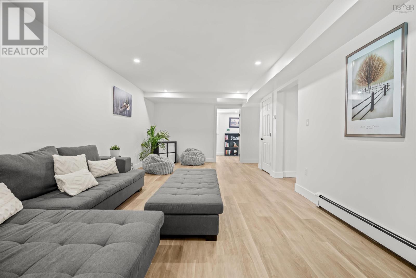 75 Rochester Drive, White Hills - 35