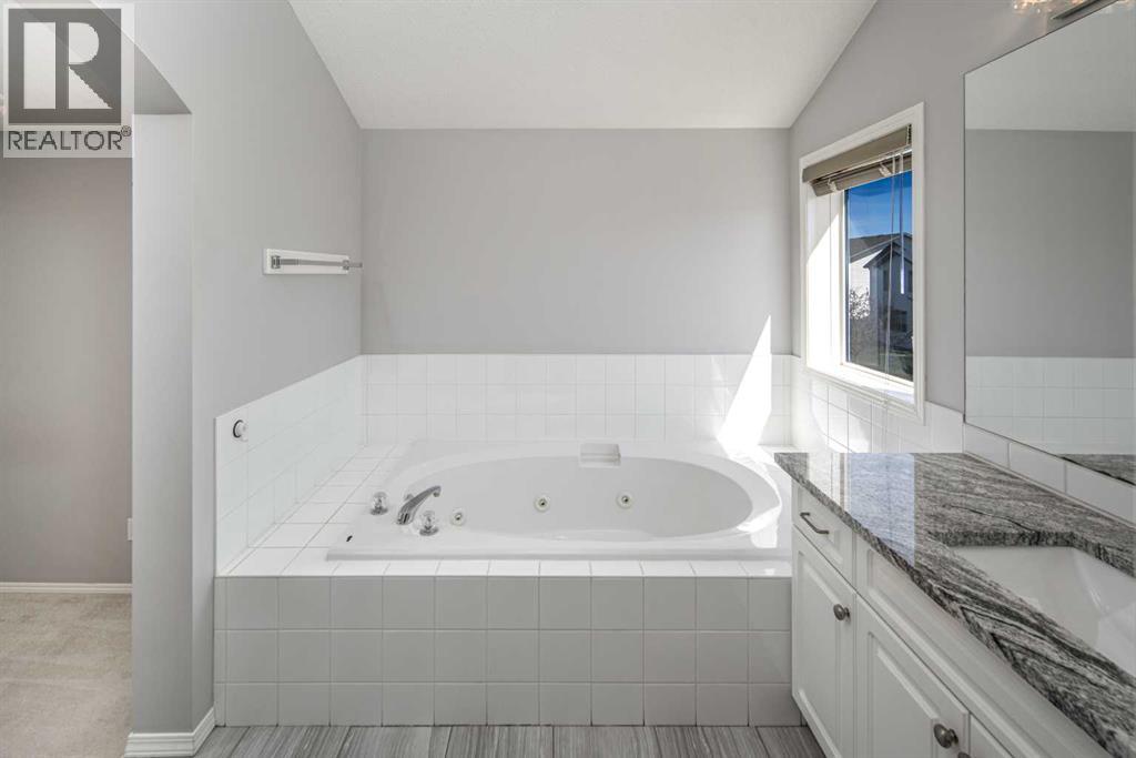 32 Cougarstone Square SW - 27