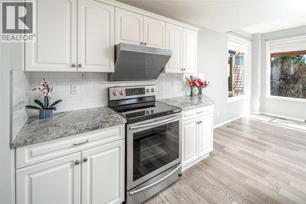 32 Cougarstone Square SW - 14