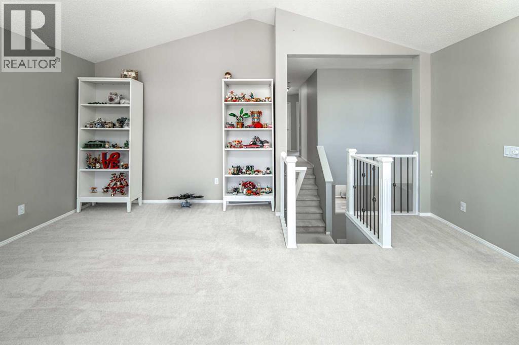 32 Cougarstone Square SW - 25