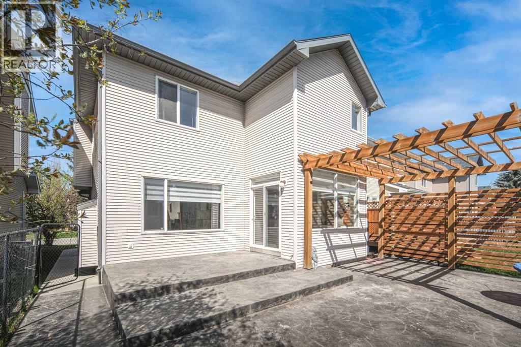 32 Cougarstone Square SW - 32