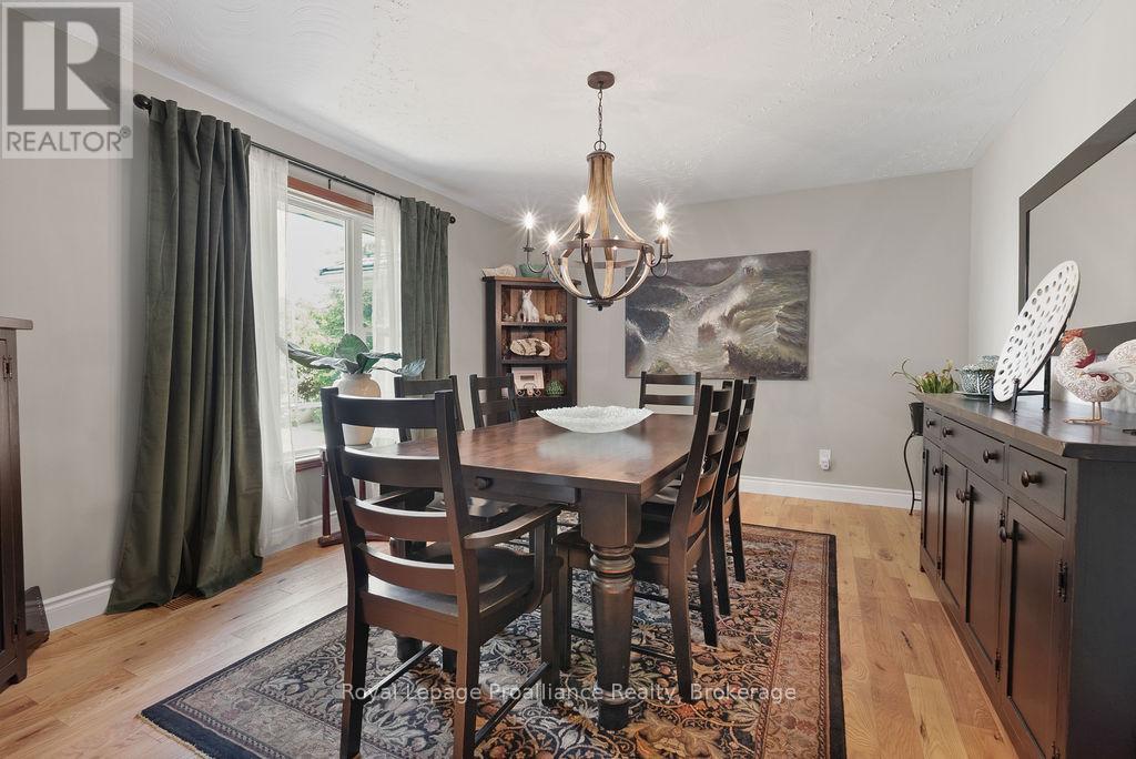 288 EDWARD STREET W - 12