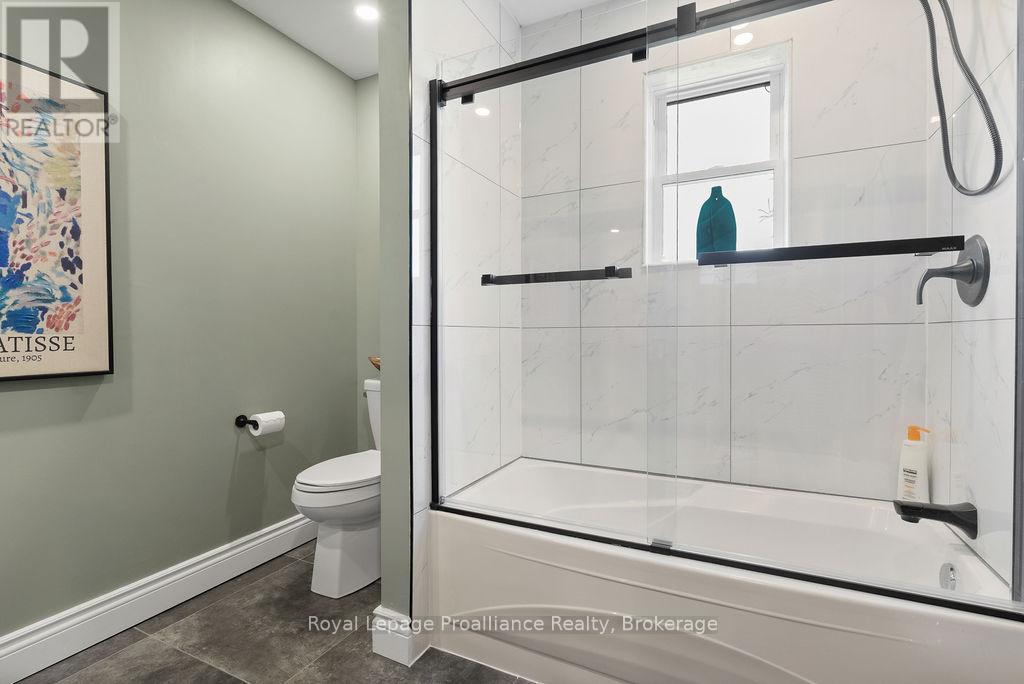 288 EDWARD STREET W - 16