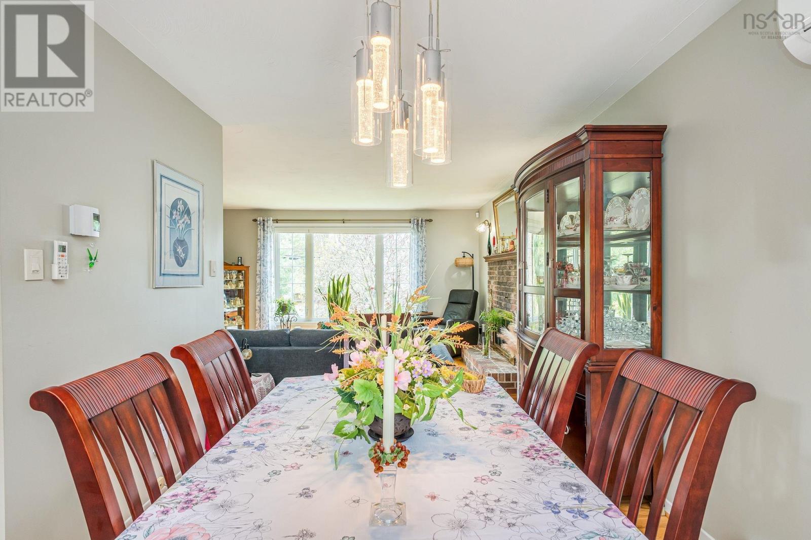 2 Loggen Road - 16
