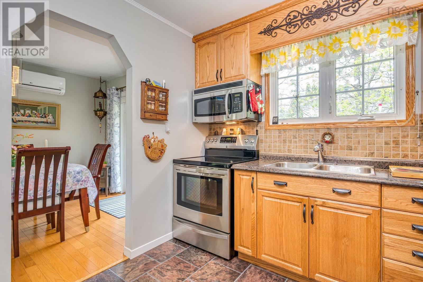 2 Loggen Road - 21