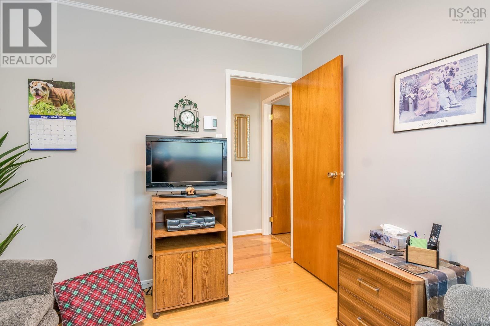 2 Loggen Road - 30