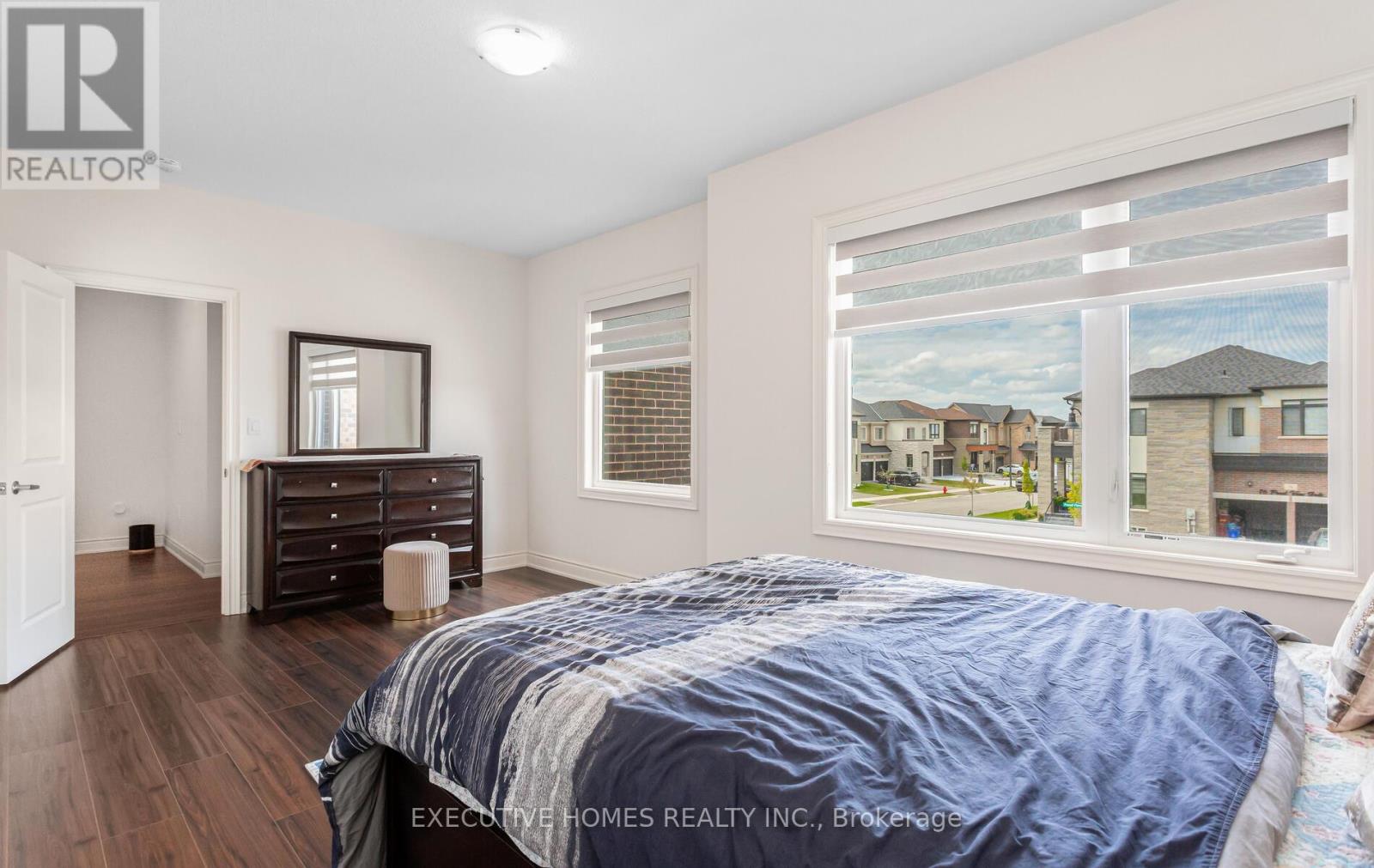 77 POND VIEW GATE - 35