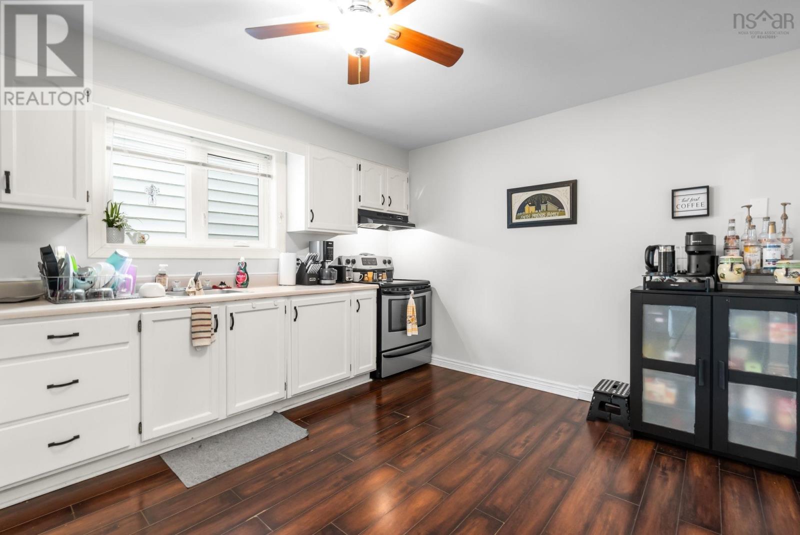 Property 28 of 49 of 2553 Joseph Street