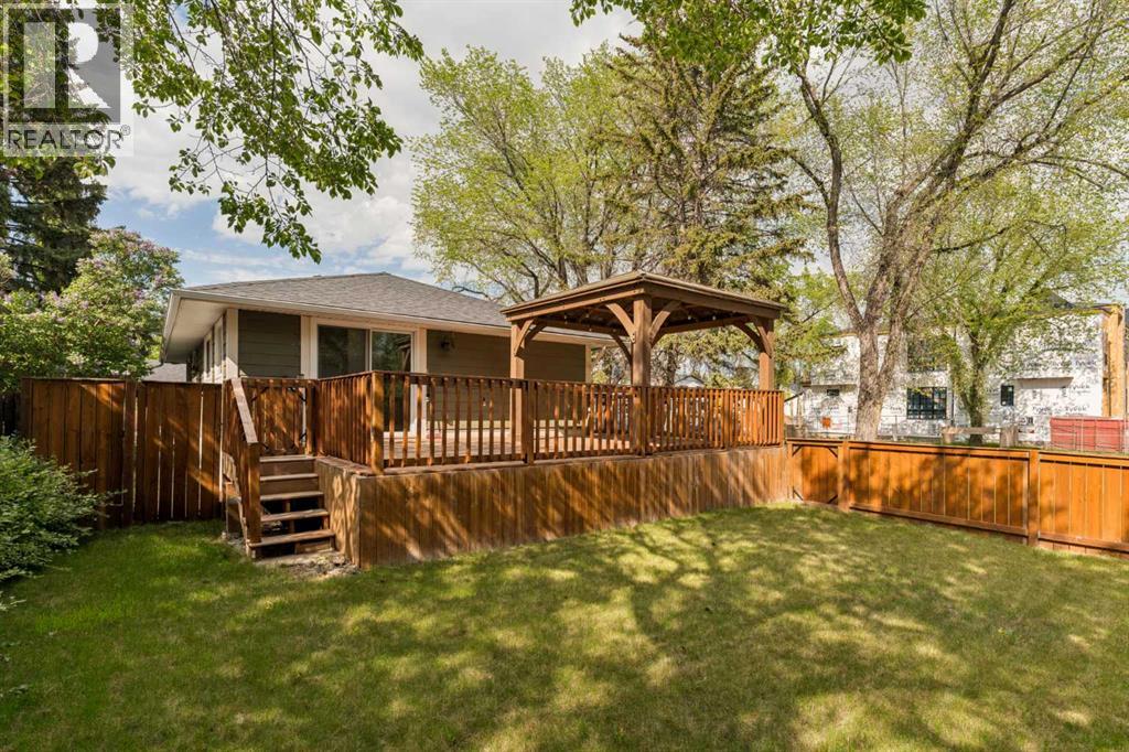 5615 20 Street SW - 21