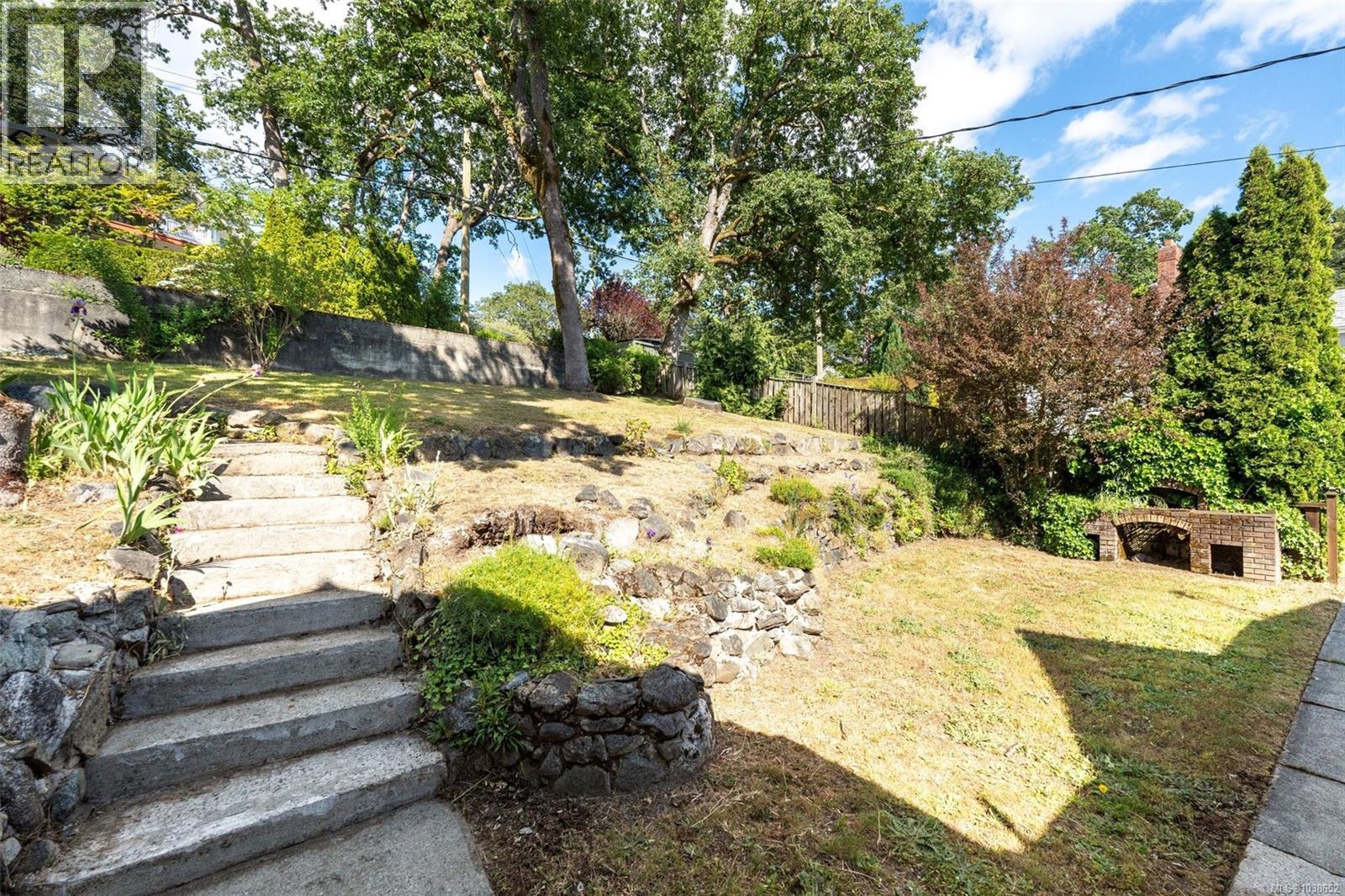 1161 Clovelly Terr - 44