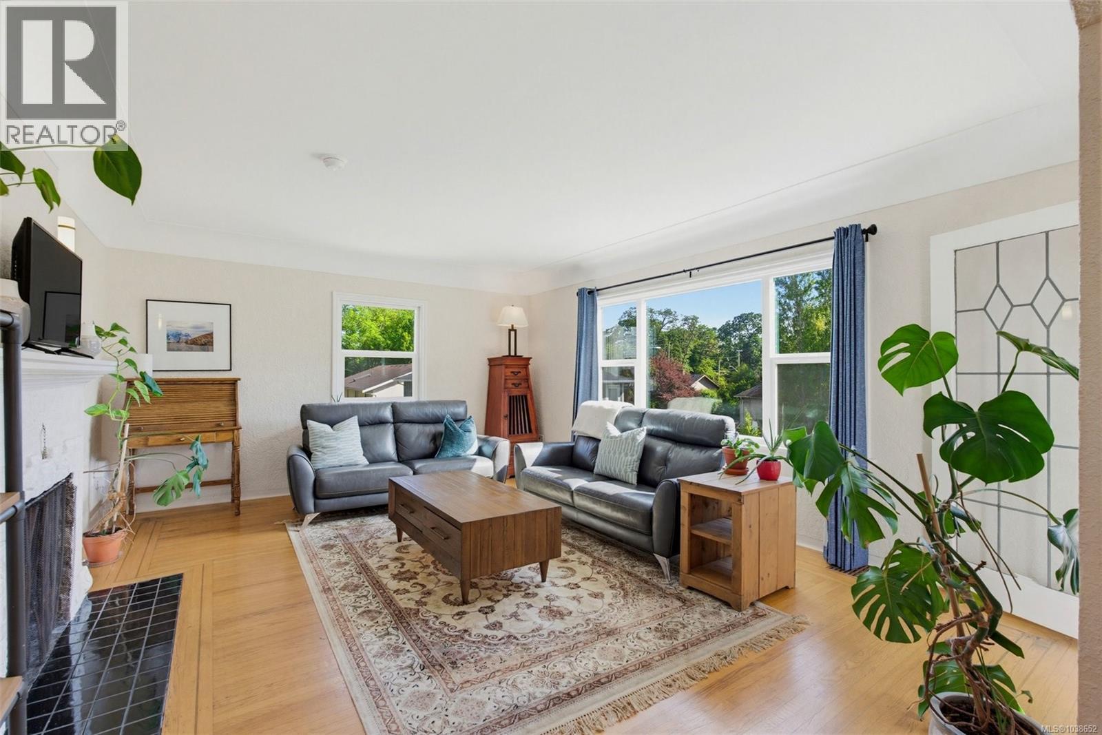 1161 Clovelly Terr - 6