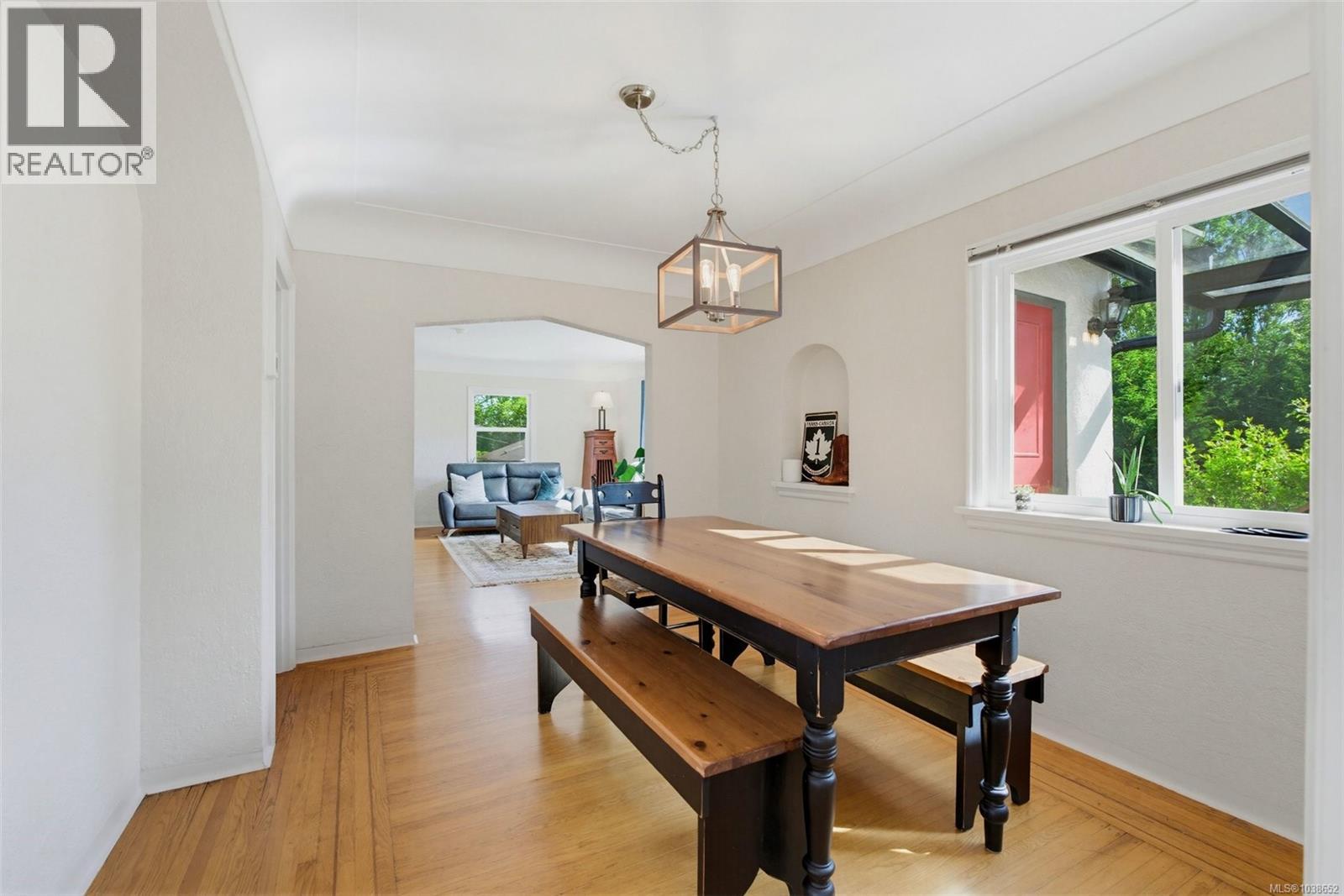 1161 Clovelly Terr - 8
