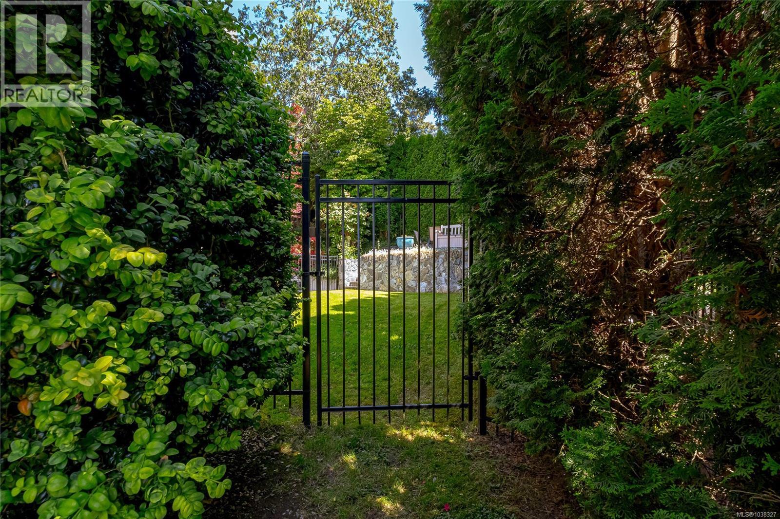 833 Royal Wood Pl - 53