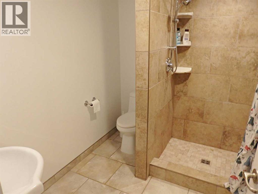 5922 52 Avenue - 36