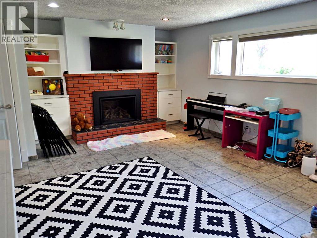 5922 52 Avenue - 30