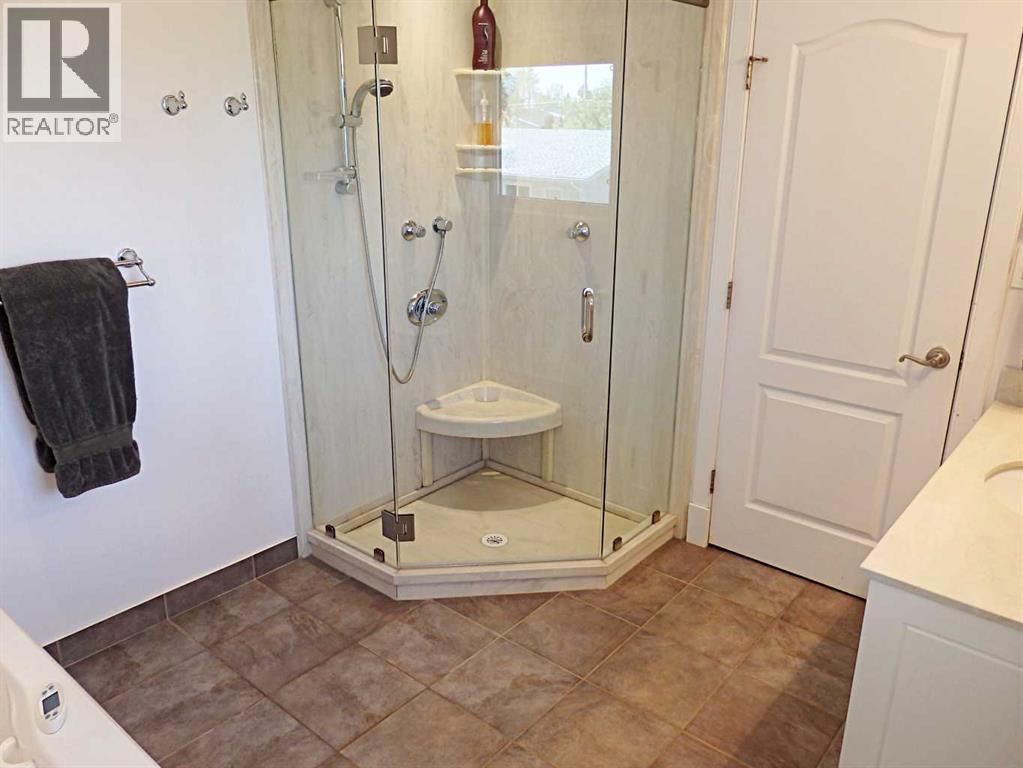 5922 52 Avenue - 22