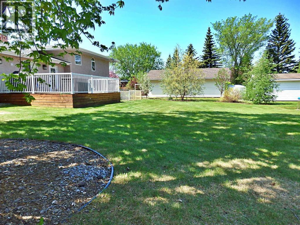5922 52 Avenue - 44