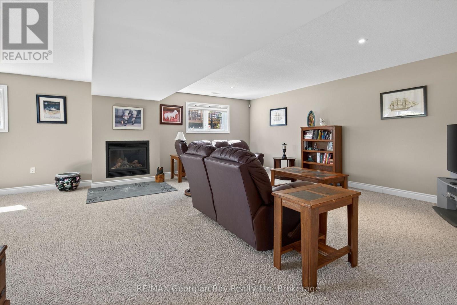 656 ABERDEEN BOULEVARD - 21