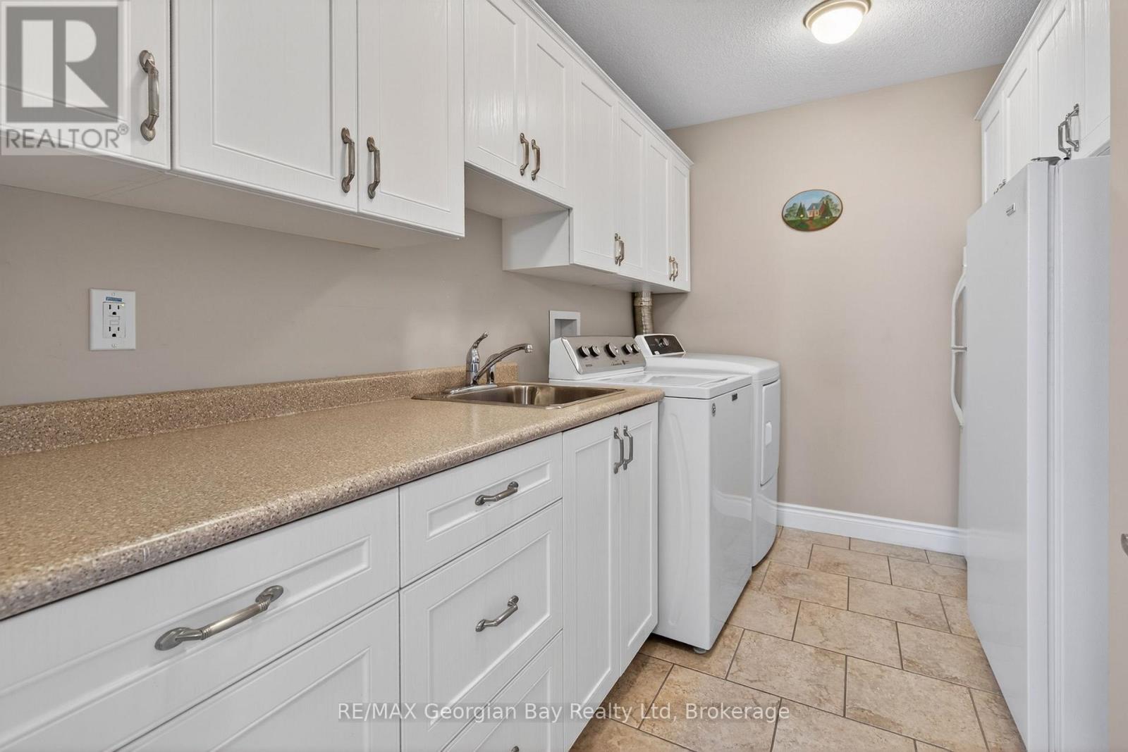 656 ABERDEEN BOULEVARD - 24