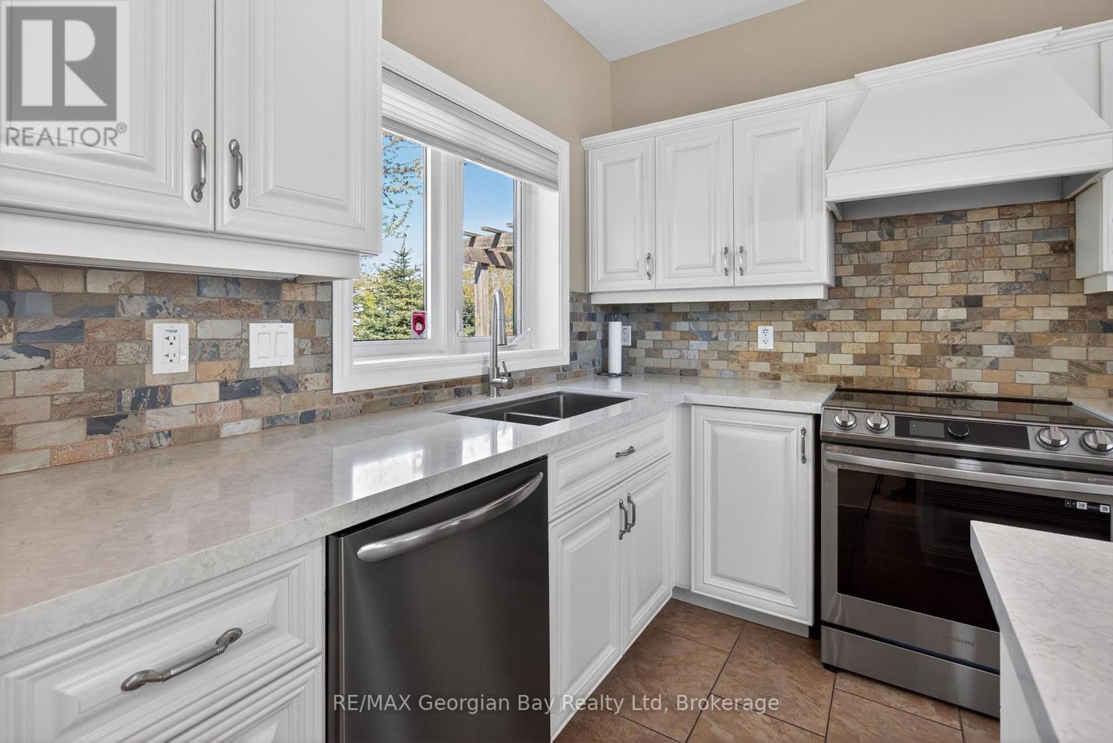 656 ABERDEEN BOULEVARD - 7