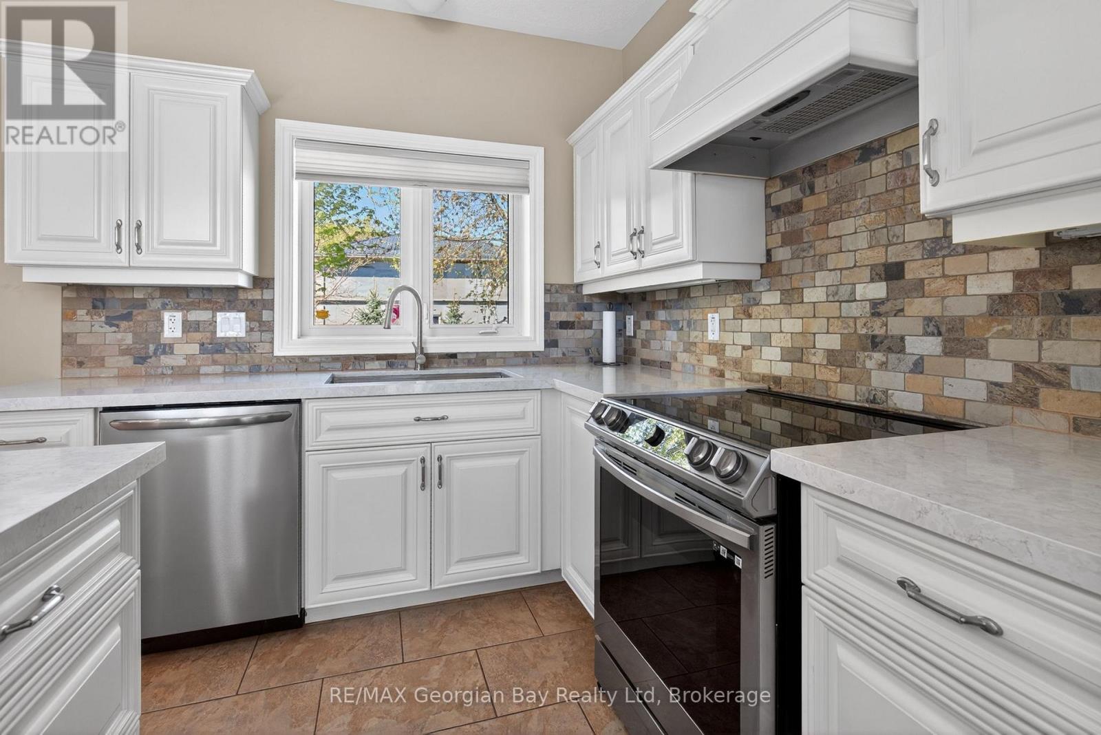 656 ABERDEEN BOULEVARD - 8