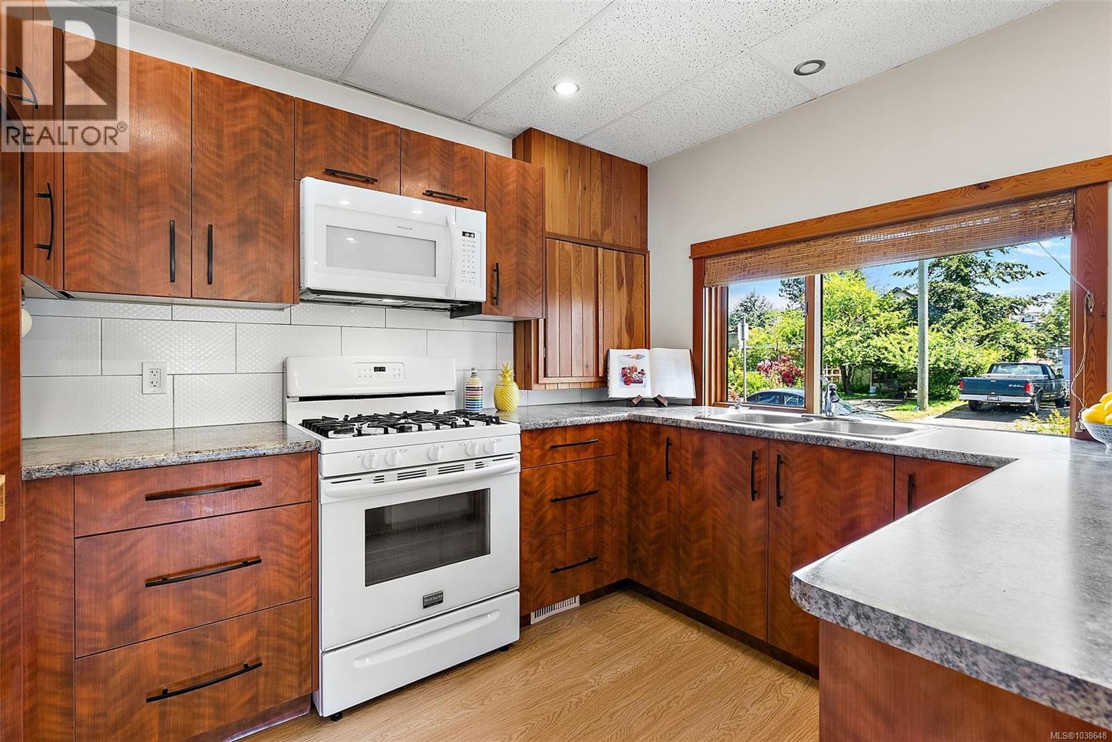 474 Foster St - 26