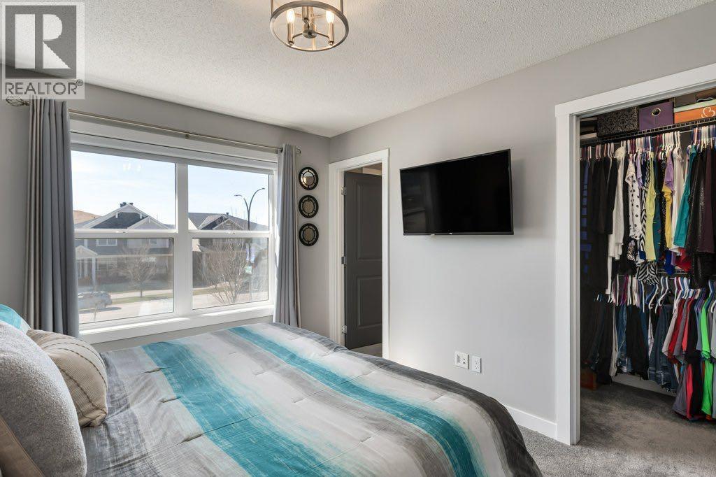 144 Wolf Willow Boulevard SE - 13