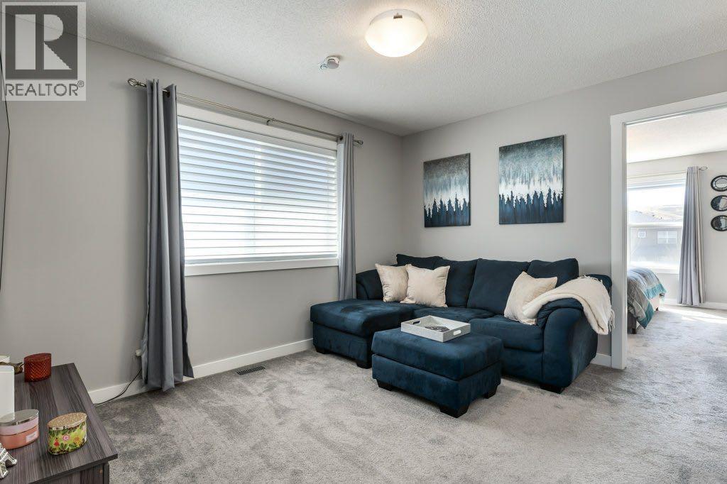 144 Wolf Willow Boulevard SE - 17