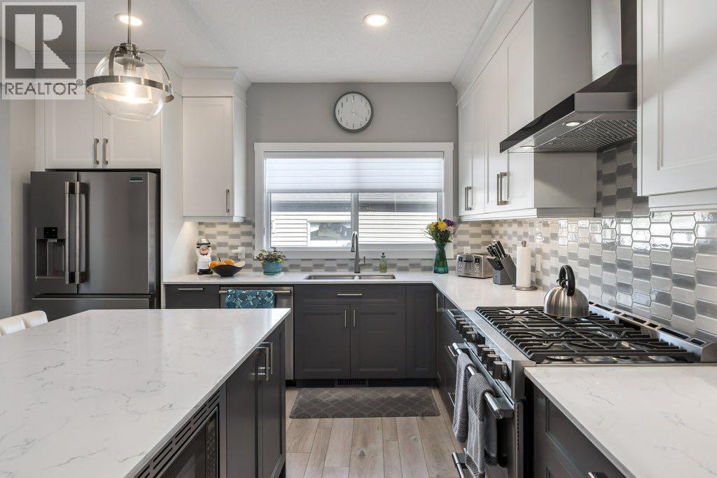 144 Wolf Willow Boulevard SE - 8