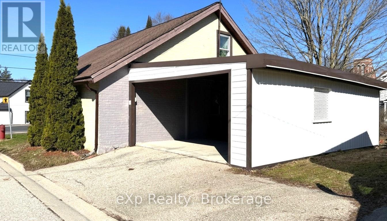 385 11TH AVENUE - 7