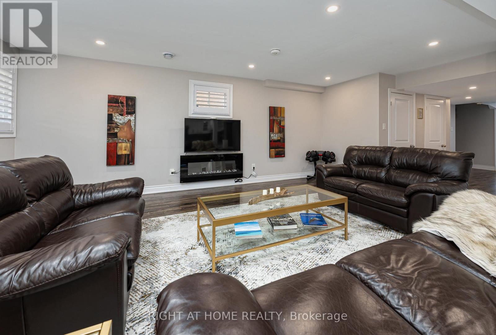 1056 FOXTAIL CRESCENT - 33
