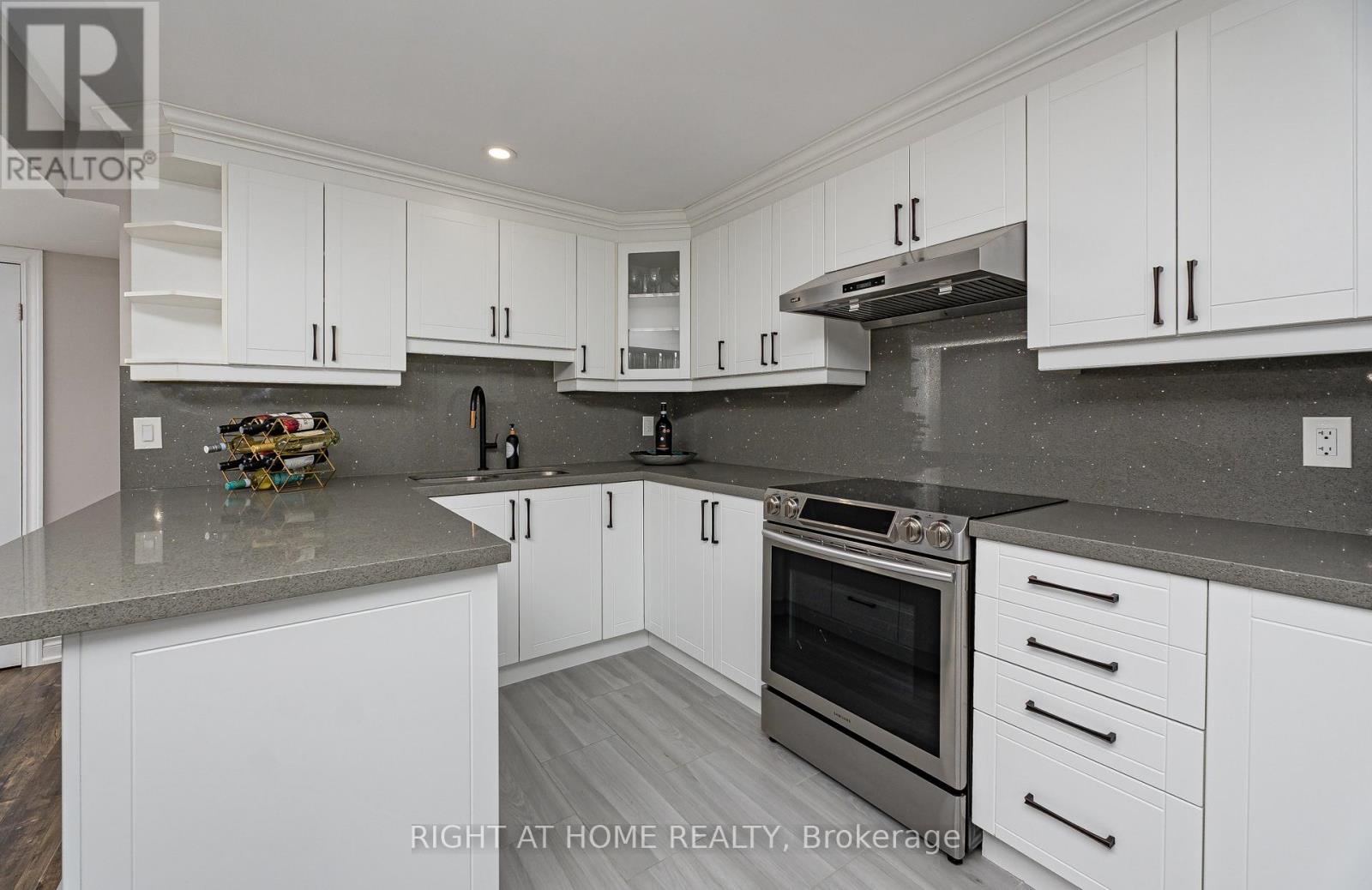 1056 FOXTAIL CRESCENT - 35