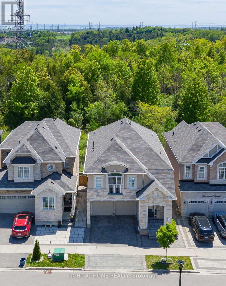 1056 FOXTAIL CRESCENT - 46