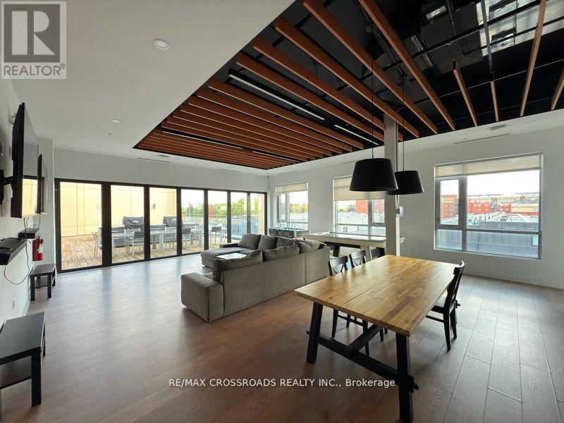 #5 1720 SIMCOE STREET N - 16