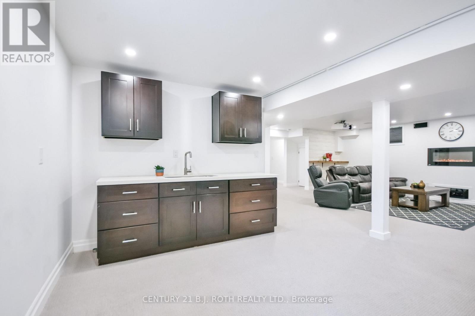 43 AUBURN COURT - 37