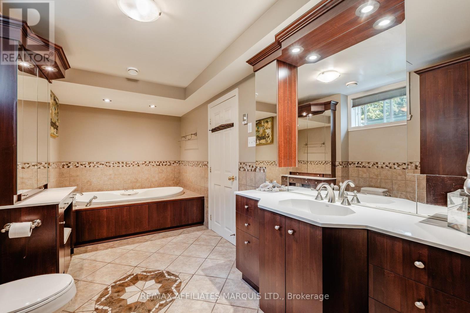 74 COLUMBIA AVENUE - 31