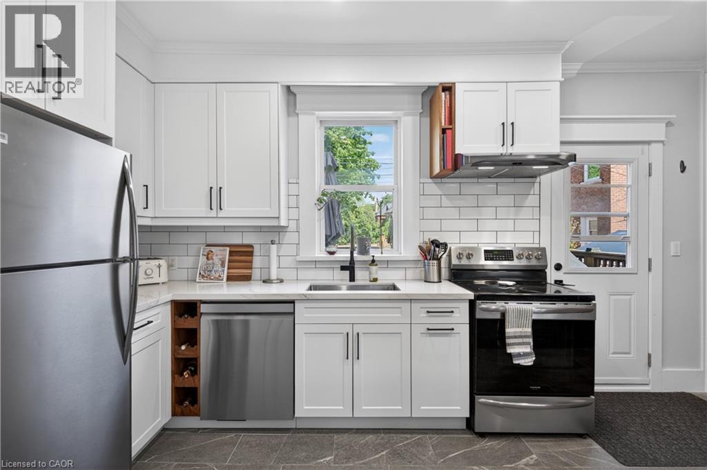 125 BALSAM Avenue S - 19