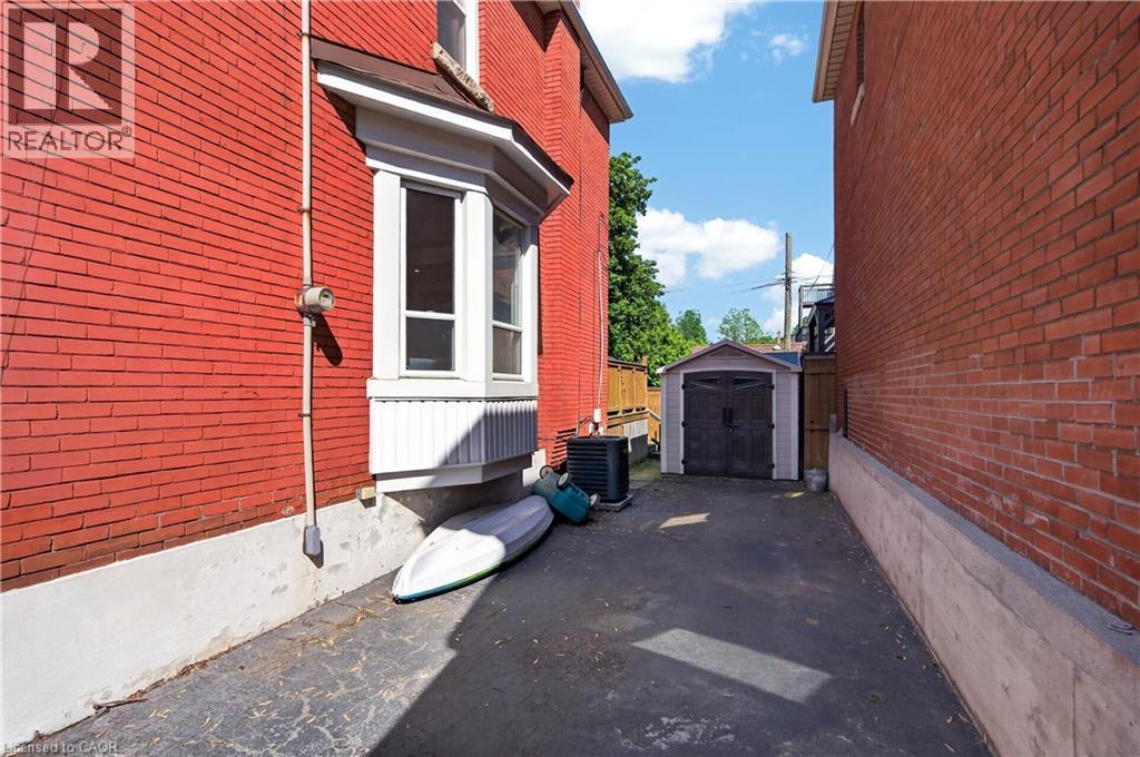 125 BALSAM Avenue S - 39