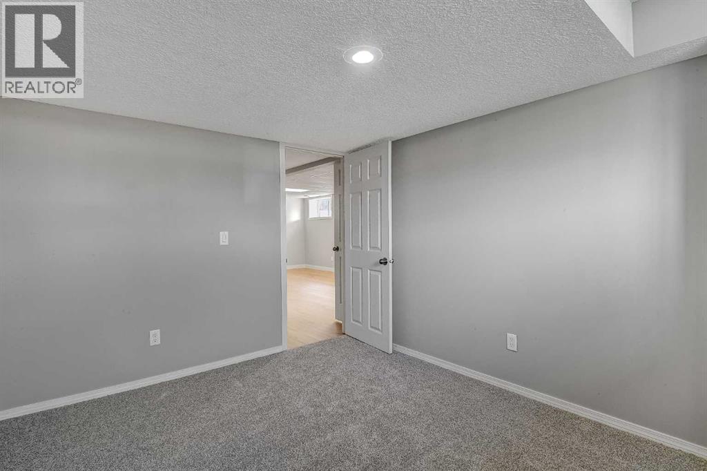 11261 75A Avenue - 21
