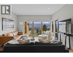 Primary Bedroom - 837 Mount Royal Drive, Kelowna, BC V1Y3M3 Photo 25