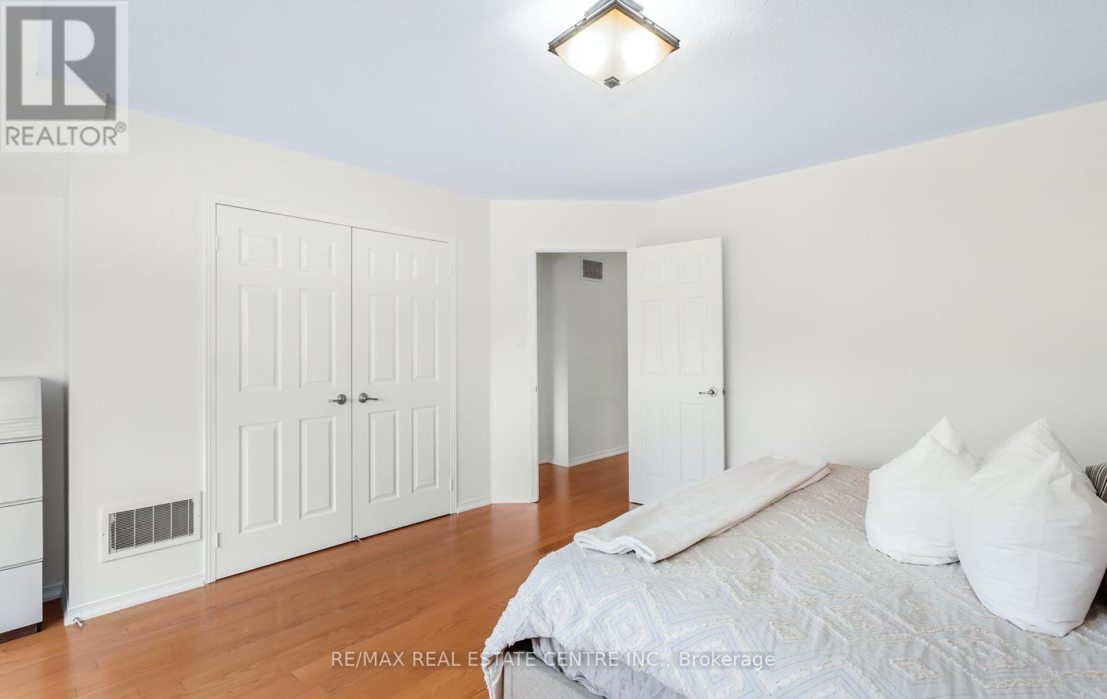 157 NIAGARA TRAIL - 27